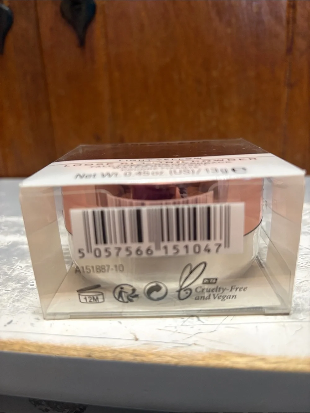 Makeup Revolution Conceal & Fix Loose Setting Powder Light Yellow 13g NIB
